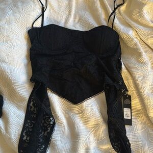 Bandana lace underwire crop top